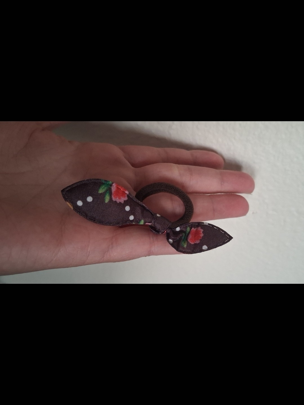 Polkadot Hair Tie < FREEBIE